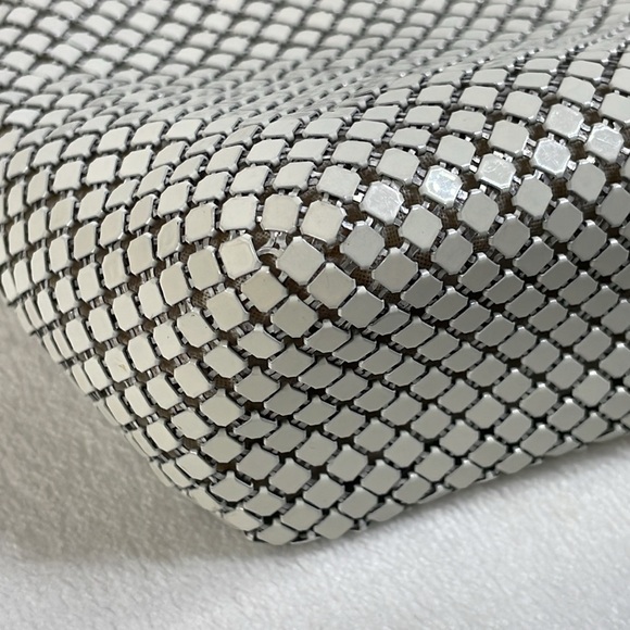 🪸 Vintage Whiting & Davis White Metal Mesh Clutch - Picture 4 of 12